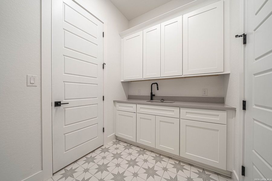 Furnished interior view inside a new home in , Kerrville (Image 5).
