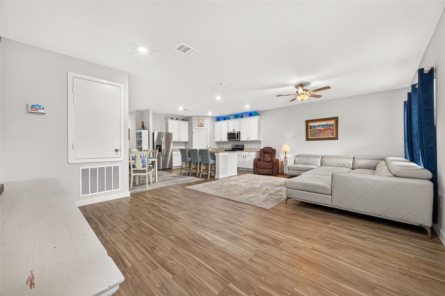 Furnished interior view inside a new home in Lexington Heights, Willis (Image 5).
