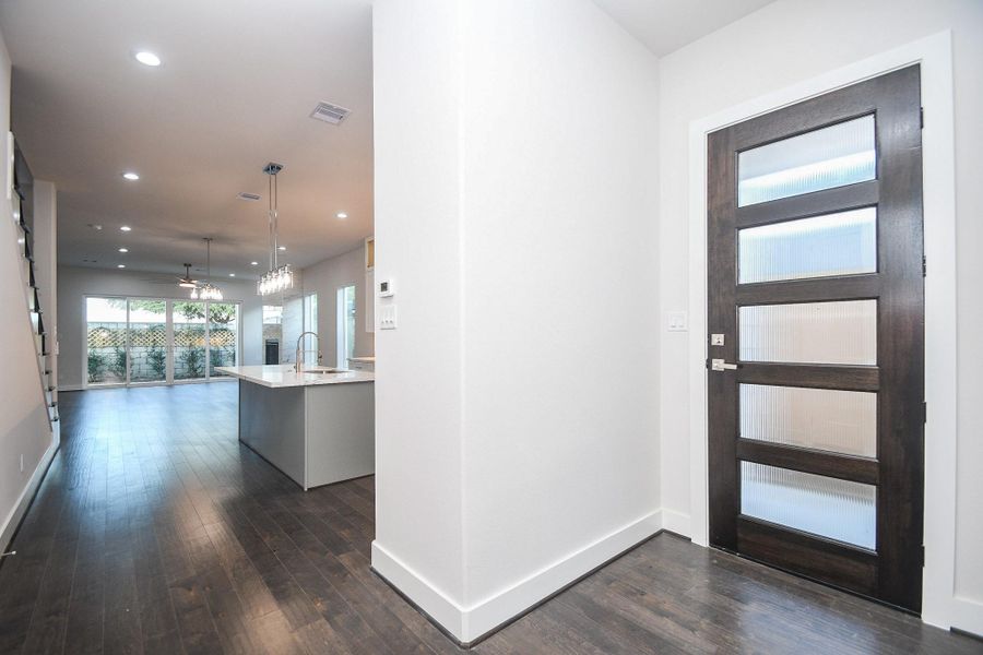 Spacious, unfurnished interior of a new home in , Houston (Image 22).