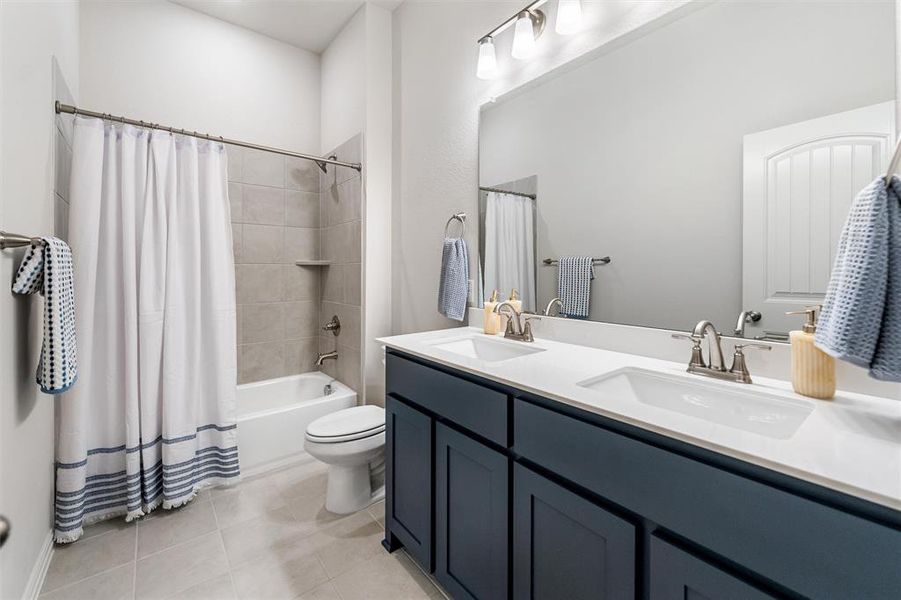 Furnished interior view inside a new home in Waterford Park, Weatherford (Image 9).