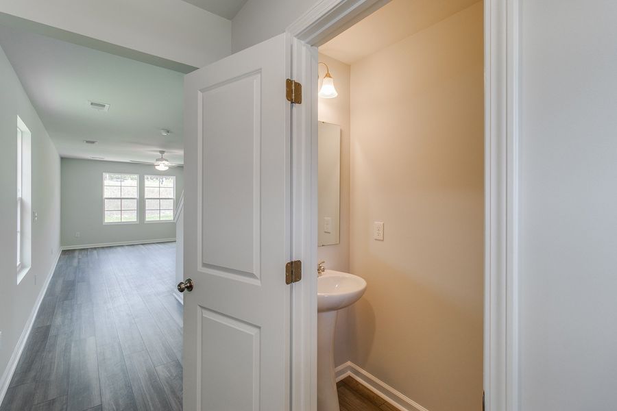 Spacious, unfurnished interior of a new home in Bluefield, Lexington (Image 13).
