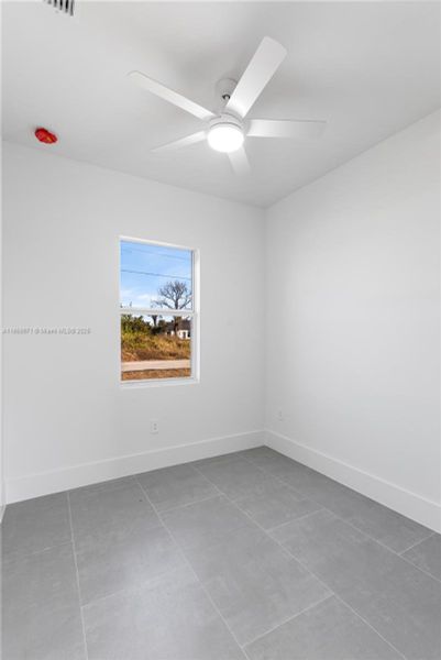 Spacious, unfurnished interior of a new home in , Lehigh Acres (Image 16).