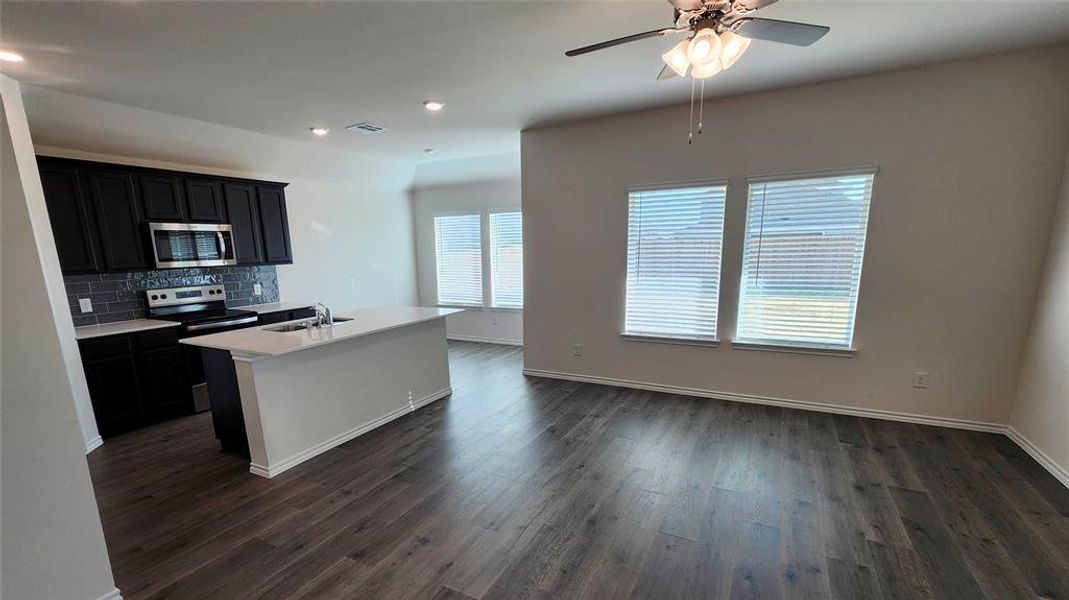 Spacious, unfurnished interior of a new home in Waverly Estates, Josephine (Image 8). Spacious, unfurnished interior of a new home in Waverly Estates, Josephine (Image 8).