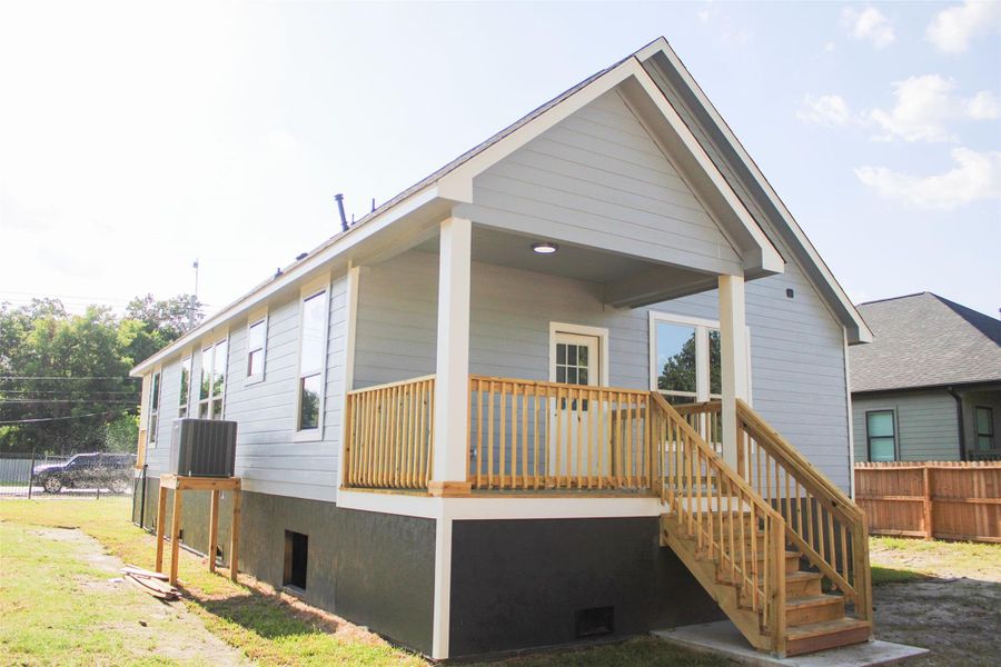 Exterior details and patio area of a home in , Houston (Image 19).