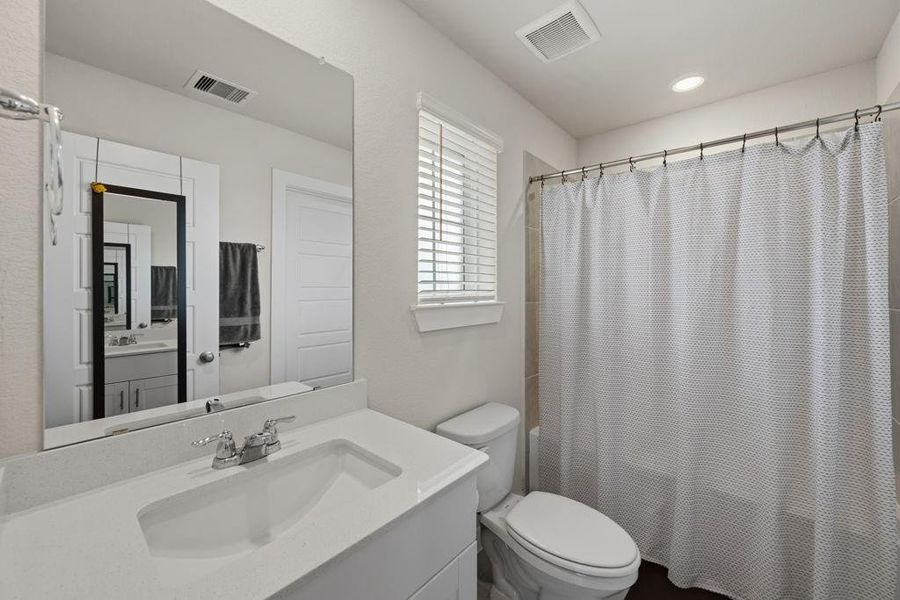 Bathroom in room 4