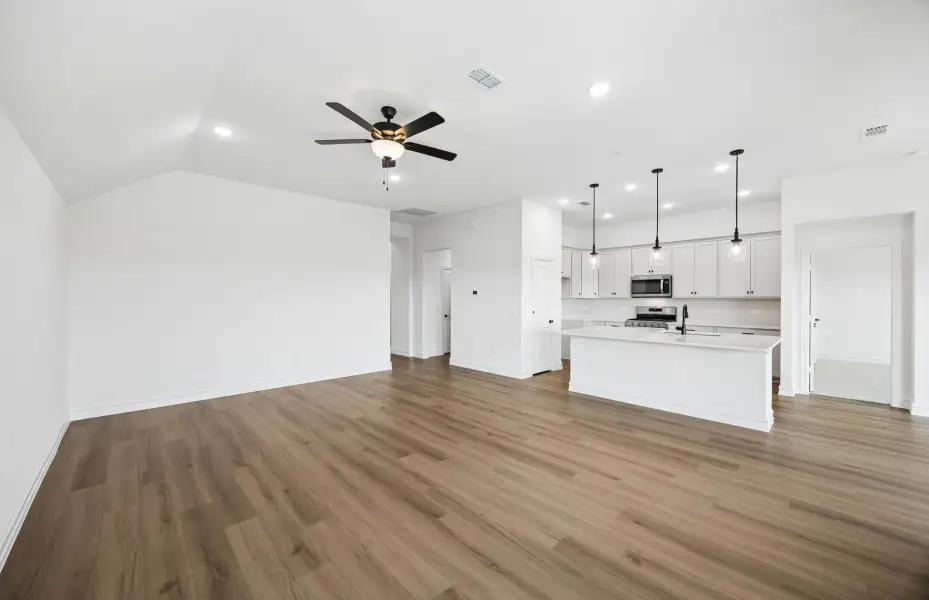 Spacious, unfurnished interior of a new home in Ribbonwood, Aubrey (Image 13).