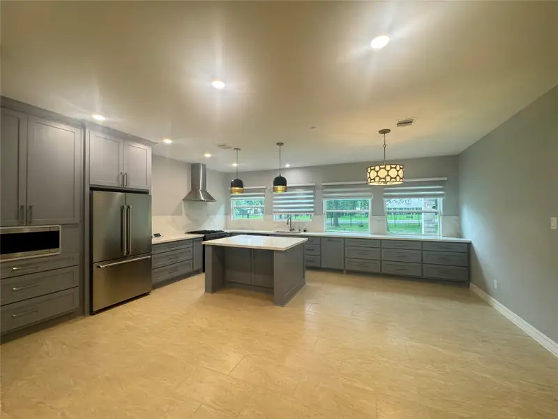 Kitchen and dining/breakfast area