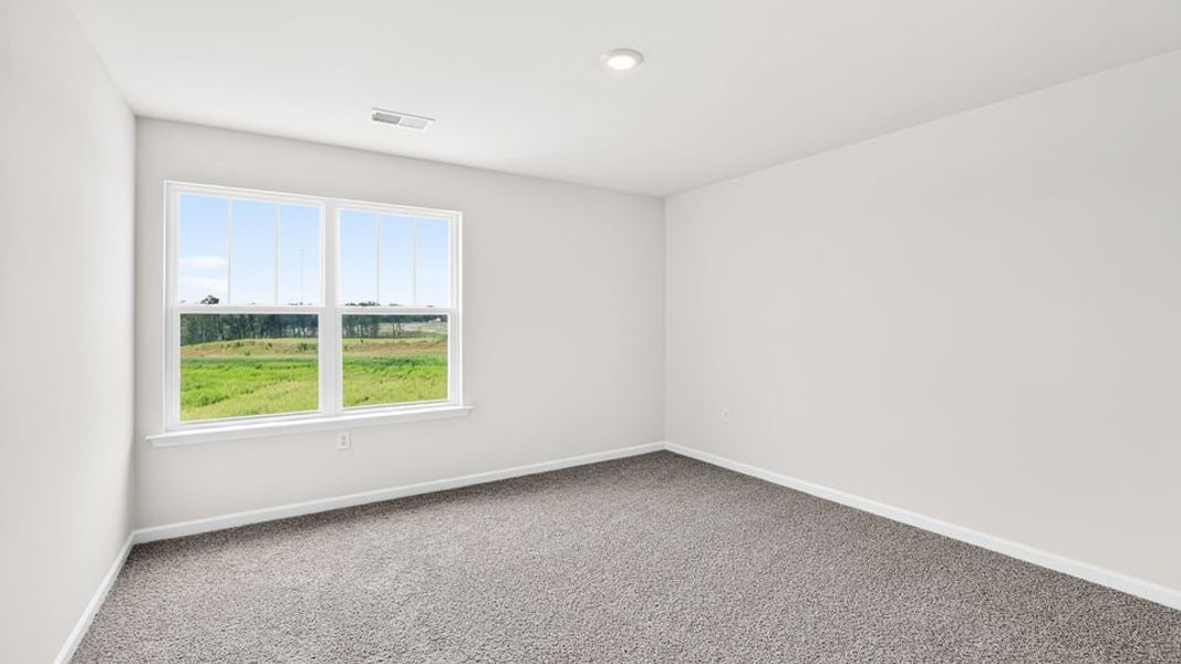 Spacious, unfurnished interior of a new home in Woodglen, Piedmont (Image 27).