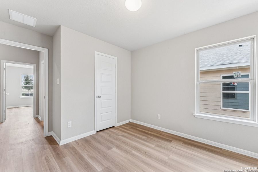Spacious, unfurnished interior of a new home in Mesquite Ridge, San Antonio (Image 32). Spacious, unfurnished interior of a new home in Mesquite Ridge, San Antonio (Image 32).