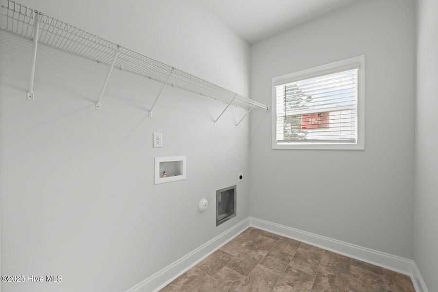 Spacious, unfurnished interior of a new home in Fairfield Harbour, New Bern (Image 26). Spacious, unfurnished interior of a new home in Fairfield Harbour, New Bern (Image 26).