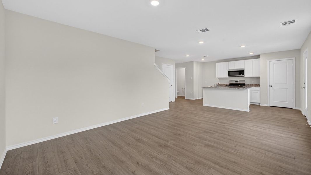 Spacious, unfurnished interior of a new home in Riverfield, Josephine (Image 19).