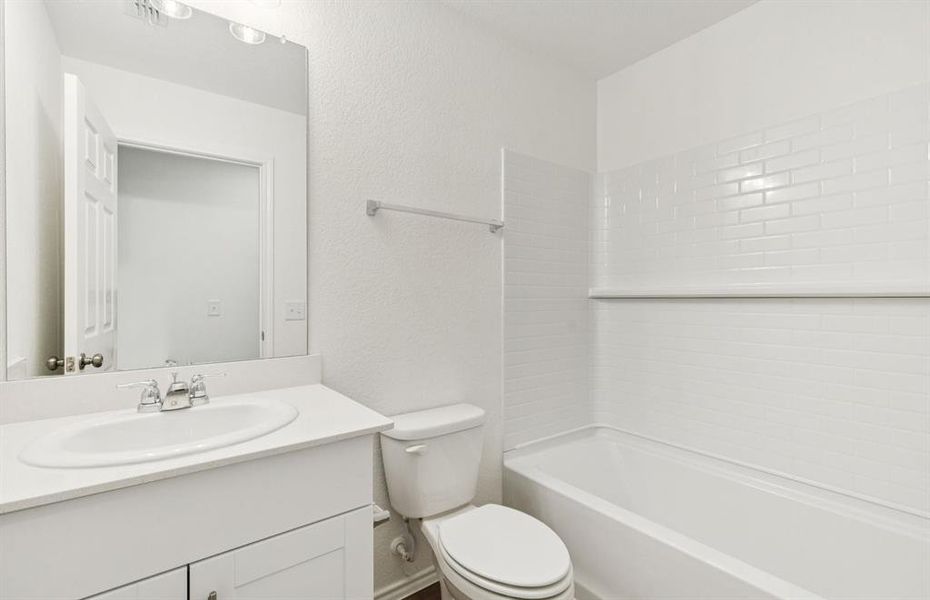 Spacious secondary bathroom Spacious secondary bathroom