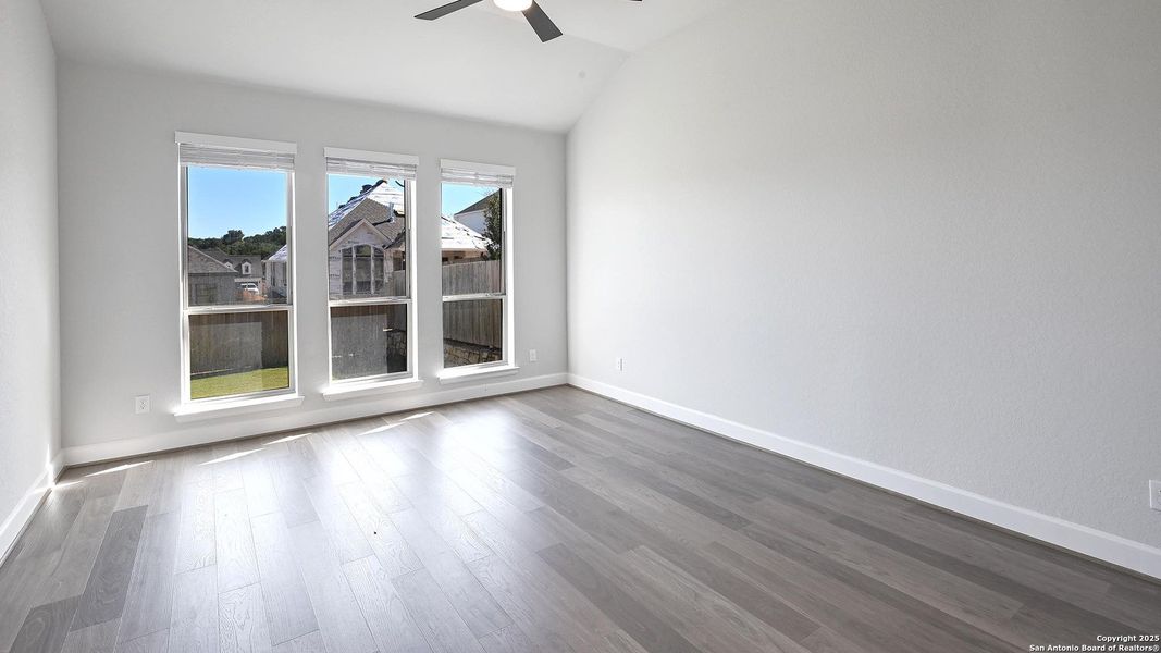 Spacious, unfurnished interior of a new home in Johnson Ranch 55', Bulverde (Image 17). Spacious, unfurnished interior of a new home in Johnson Ranch 55', Bulverde (Image 17).