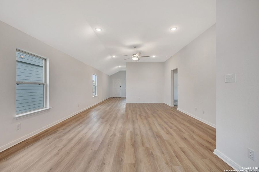 Spacious, unfurnished interior of a new home in Park Place, New Braunfels (Image 24). Spacious, unfurnished interior of a new home in Park Place, New Braunfels (Image 24).