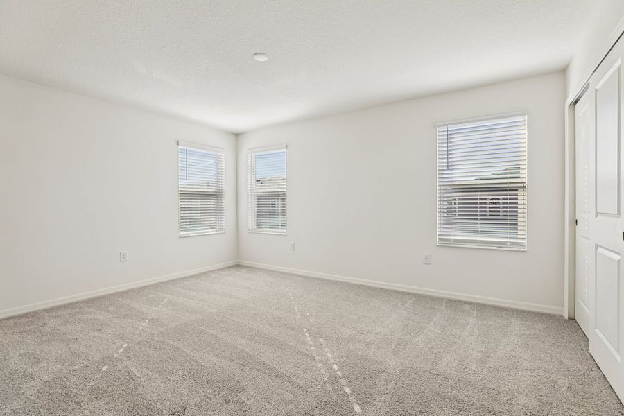 Spacious, unfurnished interior of a new home in Reserve at Forest Lake Townhomes, Lake Wales (Image 14).