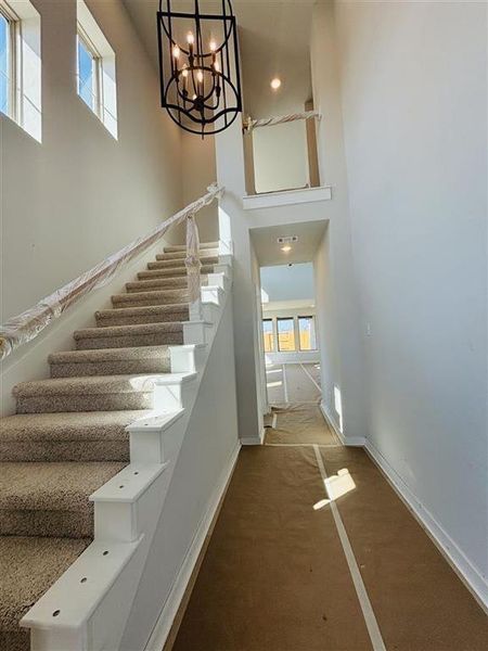 Entry w/ high ceilings