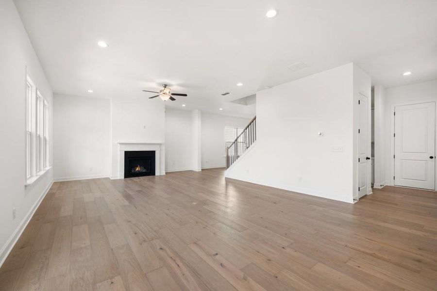 Spacious, unfurnished interior of a new home in East Harbor II at Chestatee, Dawsonville (Image 25).