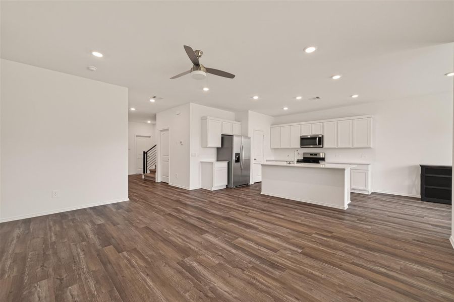 Spacious, unfurnished interior of a new home in , Katy (Image 42).