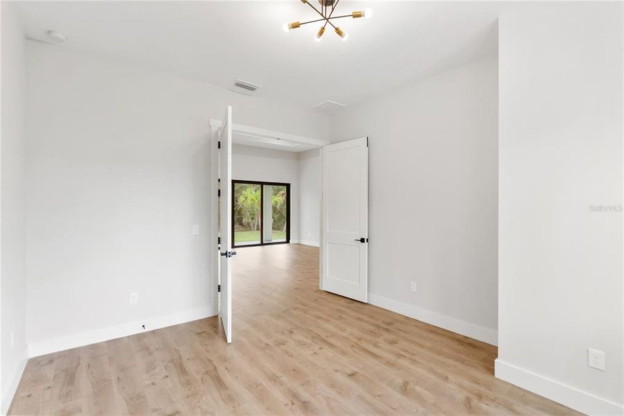 Spacious, unfurnished interior of a new home in , Port Charlotte (Image 71).