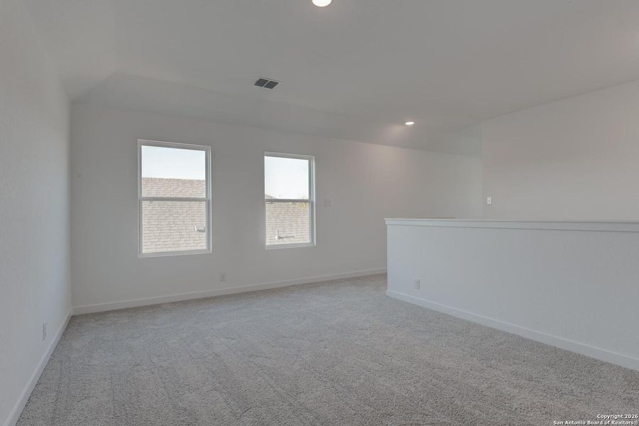Spacious, unfurnished interior of a new home in Arcadia Ridge, San Antonio (Image 17).