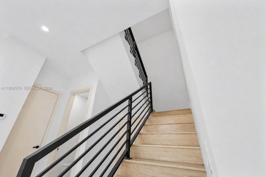 Spacious, unfurnished interior of a new home in , Fort Lauderdale (Image 19). Spacious, unfurnished interior of a new home in , Fort Lauderdale (Image 19).