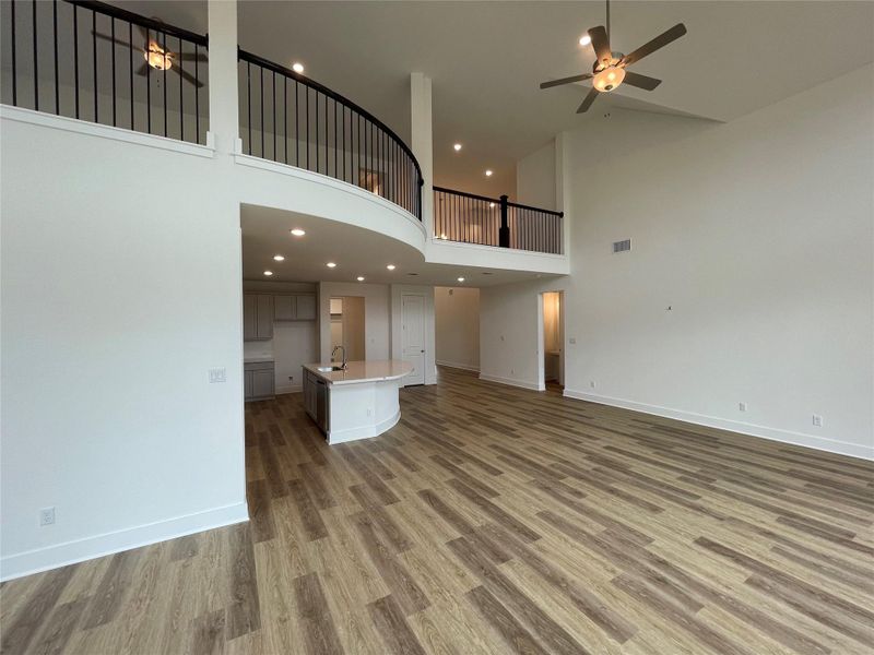 Soaring ceiling in bright & open Family Room Soaring ceiling in bright & open Family Room