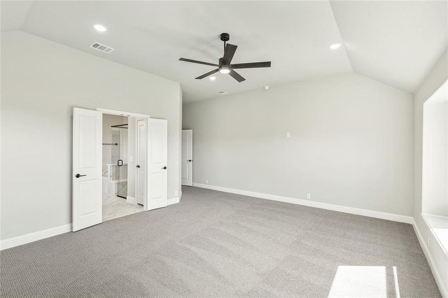Spacious, unfurnished interior of a new home in The Oaks, Red Oak (Image 33). Spacious, unfurnished interior of a new home in The Oaks, Red Oak (Image 33).