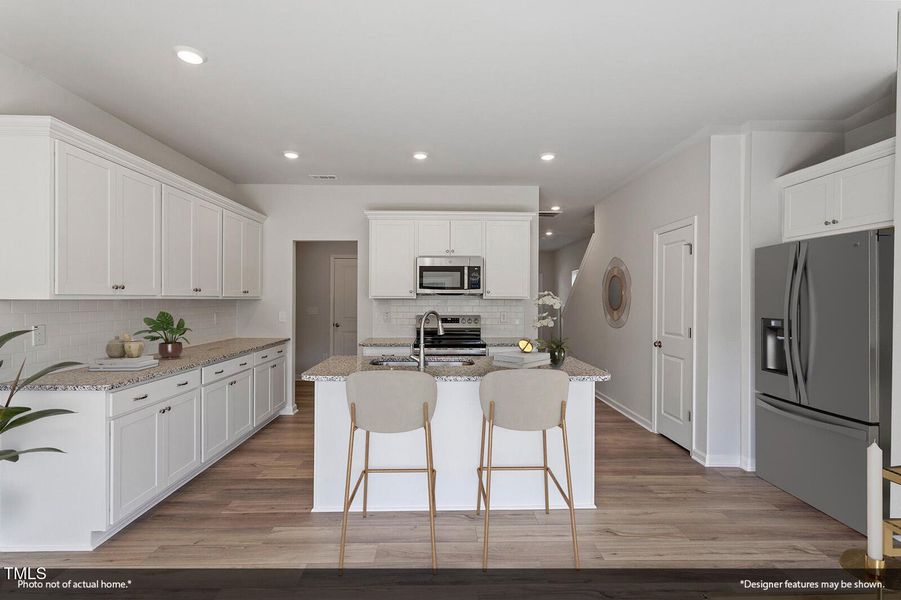 6 Dahlia Virtual Staging