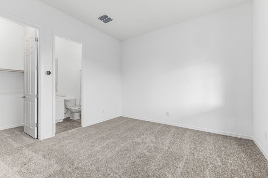 Spacious, unfurnished interior of a new home in Las Ventanas - RV Collection, Goodyear (Image 11).