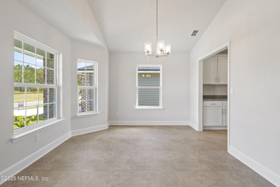 Spacious, unfurnished interior of a new home in Summerglen, Jacksonville (Image 15).