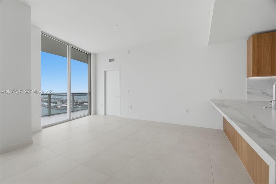 Spacious, unfurnished interior of a new home in , Miami (Image 24).