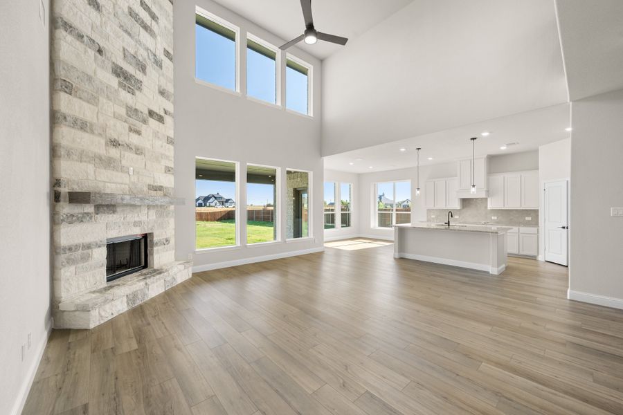 Spacious, unfurnished interior of a new home in Coyote Crossing, Godley (Image 15).