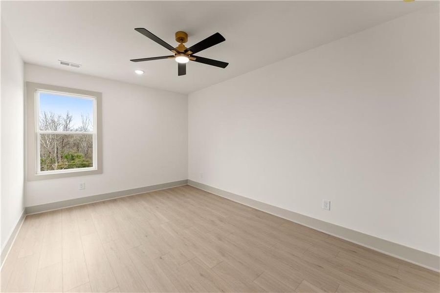 Spacious, unfurnished interior of a new home in , Jefferson (Image 19).