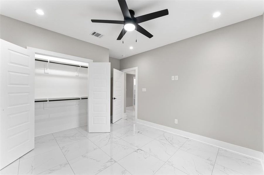 Spacious, unfurnished interior of a new home in , Dallas (Image 19).