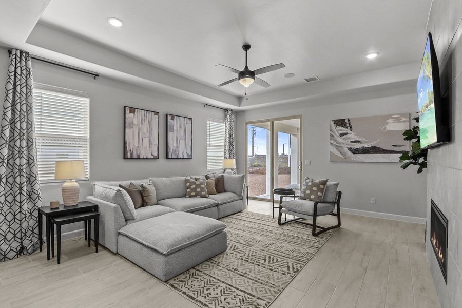 Representative furnished interior of a home built from the Willow by Hakes Brothers in Hillside Park, El Paso (Image 19).