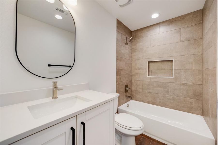 Furnished interior view inside a new home in , Rowlett (Image 6). Furnished interior view inside a new home in , Rowlett (Image 6).