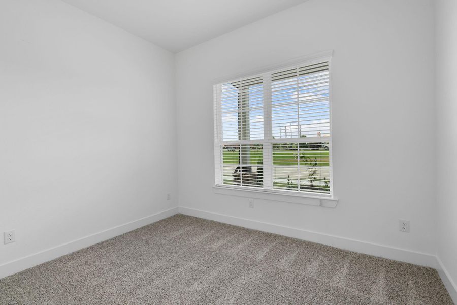 Spacious, unfurnished interior of a new home in Riceland, Mont Belvieu (Image 26).