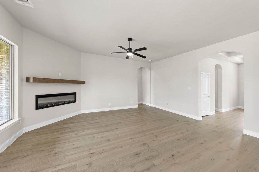 Spacious, unfurnished interior of a new home in Lovers Landing, Forney (Image 20).