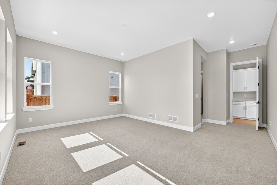 Spacious, unfurnished interior of a new home in Trailstone, Arvada (Image 21).