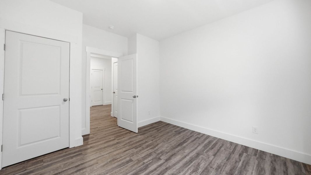 Spacious, unfurnished interior of a new home in Saint Andrews Garth, Kingsport (Image 20).