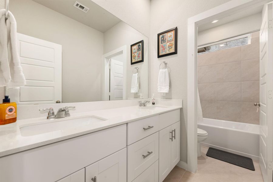 Furnished interior view inside a new home in Dunvale Village - Townhome Collection, Houston (Image 18). Furnished interior view inside a new home in Dunvale Village - Townhome Collection, Houston (Image 18).