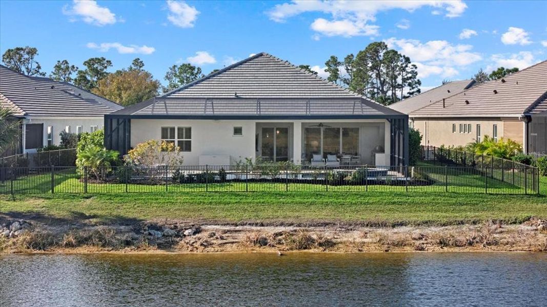 Exterior details and patio area of a home in , Venice (Image 23).