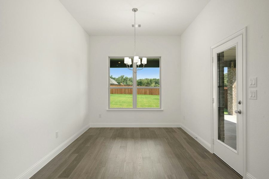 Spacious, unfurnished interior of a new home in Stone Eagle, Azle (Image 24).