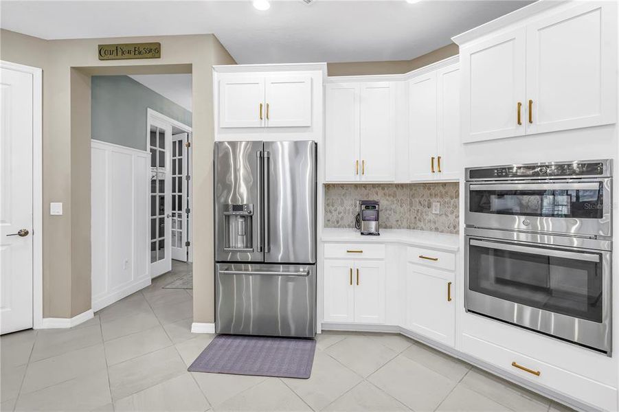Furnished interior view inside a new home in , Sarasota (Image 17).