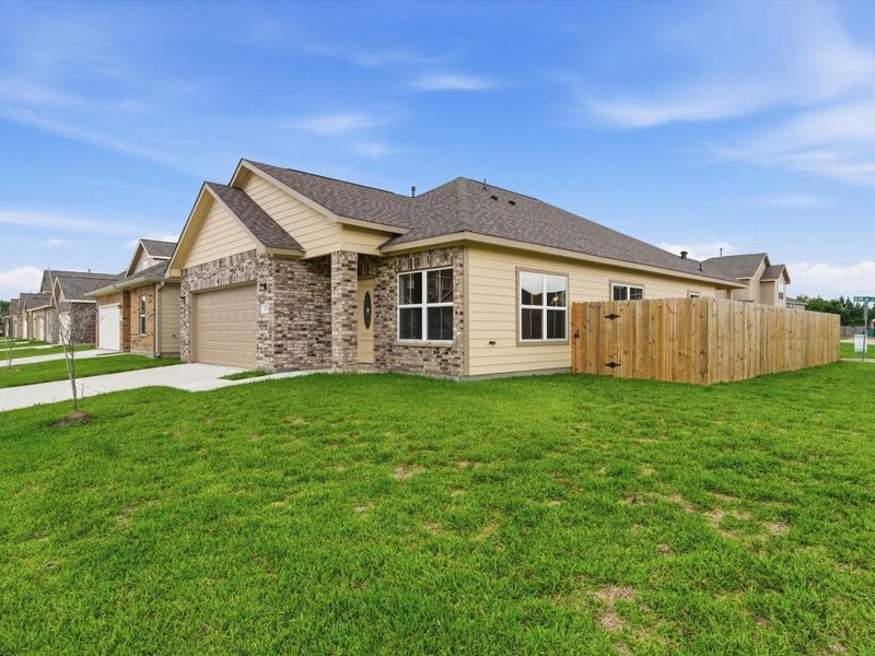 Exterior details and patio area of a home in , Houston (Image 3).