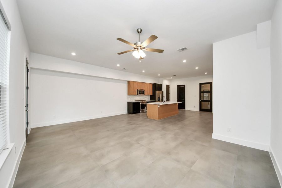 Spacious, unfurnished interior of a new home in , Houston (Image 37). Spacious, unfurnished interior of a new home in , Houston (Image 37).