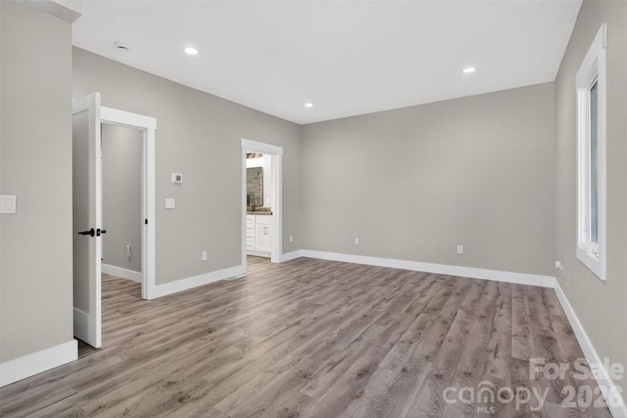 Spacious, unfurnished interior of a new home in , Asheville (Image 42).