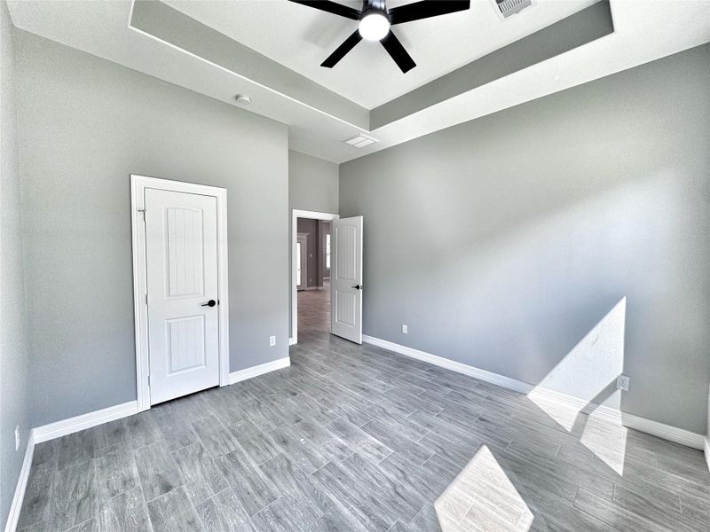 Spacious, unfurnished interior of a new home in , Dayton (Image 16).