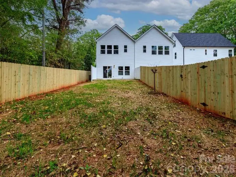 Exterior details and patio area of a home in , Charlotte (Image 3).
