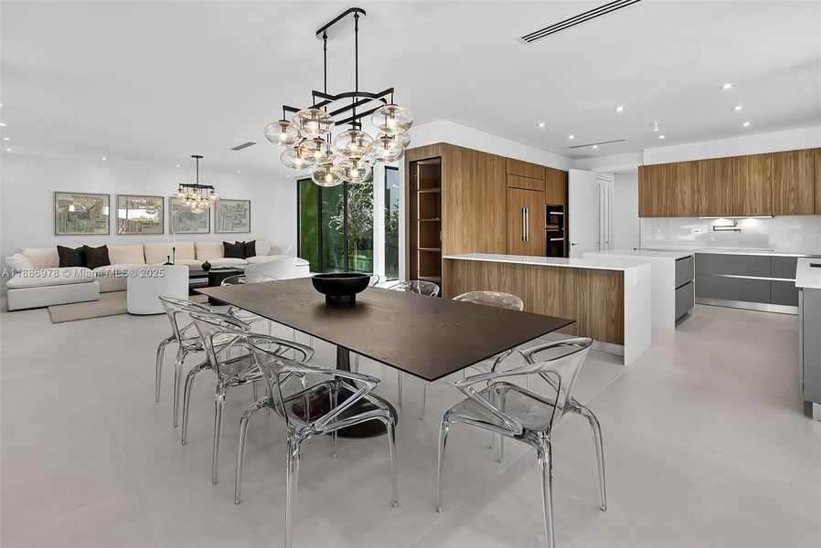 Furnished interior view inside a new home in , Fort Lauderdale (Image 29).